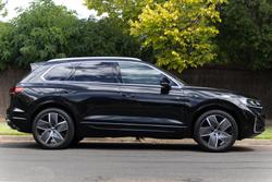 2024 Volkswagen Touareg 210TDI R-Line