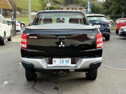 2017 Mitsubishi
Triton GLX+