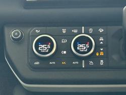2023 Land Rover
                Defender 130 P400 X-Dynamic SE