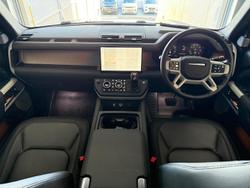 2023 Land Rover
                Defender 130 P400 X-Dynamic SE