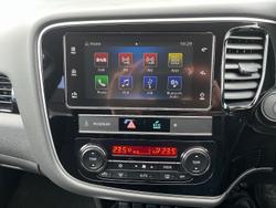 2018 Mitsubishi
Outlander ES