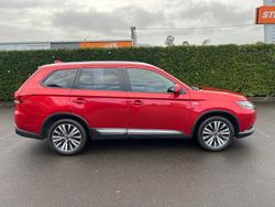 2018 Mitsubishi
Outlander ES