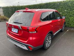 2018 Mitsubishi
Outlander ES