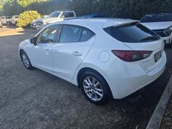 2016 Mazda
3 Maxx