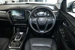 2022 Isuzu
MU-X LS-T