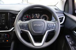 2025 Isuzu
MU-X LS-M