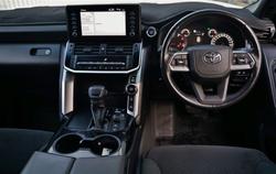2022 Toyota
Landcruiser LC300 3.3L V6 DSL GX 5 Seats