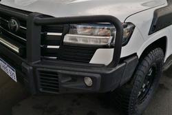 2022 Toyota
Landcruiser LC300 3.3L V6 DSL GX 5 Seats