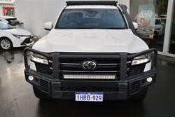 2022 Toyota
Landcruiser LC300 3.3L V6 DSL GX 5 Seats