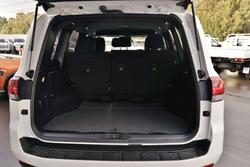 2022 Toyota
Landcruiser LC300 3.3L V6 DSL GX 5 Seats