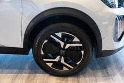 2025 Peugeot 2008 Allure Hybrid