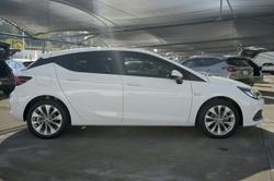 2018 Holden
Astra R