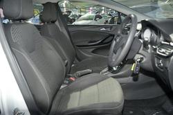 2018 Holden
Astra R