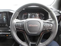 2025 Isuzu D-MAX BLADE