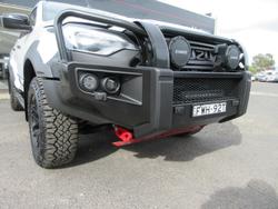 2025 Isuzu D-MAX BLADE