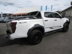 2025 Isuzu D-MAX BLADE