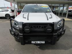 2025 Isuzu D-MAX BLADE