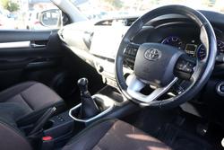 2017 Toyota
Hilux SR5 Hi-Rider