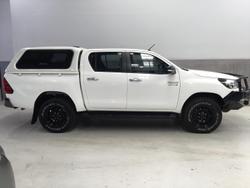 2017 Toyota
Hilux SR