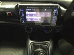 2017 Toyota
Hilux SR