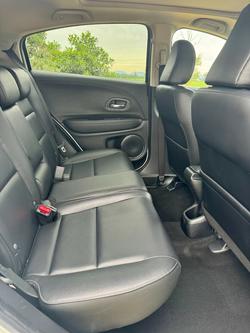 2017 Honda
                HR-V VTi-L