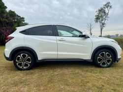 2017 Honda
                HR-V VTi-L
