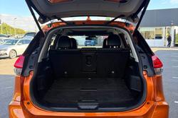 2017 Nissan
                X-TRAIL Ti