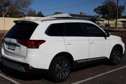 2020 Mitsubishi
Outlander LS