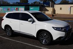 2020 Mitsubishi
Outlander LS