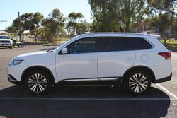2020 Mitsubishi
Outlander LS