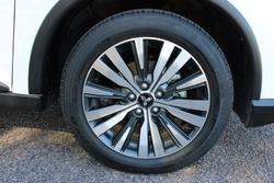2020 Mitsubishi
Outlander LS