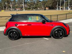 2023 MINI
Hatch Cooper S Classic