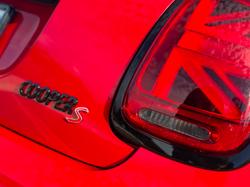 2023 MINI
Hatch Cooper S Classic
