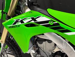 2025 Kawasaki KX450X Green