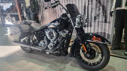 2025 Harley-davidson FLHC HERITAGE CLASSIC (117) Vivid Black