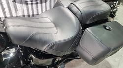 2025 Harley-davidson FLHC HERITAGE CLASSIC (117) Vivid Black