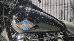 2025 Harley-davidson FLHC HERITAGE CLASSIC (117) Vivid Black