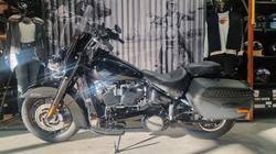 2025 Harley-davidson FLHC HERITAGE CLASSIC (117) Vivid Black