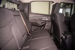 2025 Isuzu
D-MAX LS-M