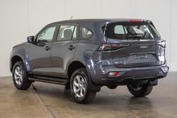 2025 Isuzu
MU-X LS-M