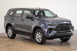 2025 Isuzu
MU-X LS-M