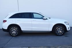 2022 Mercedes-Benz
GLC-Class GLC200