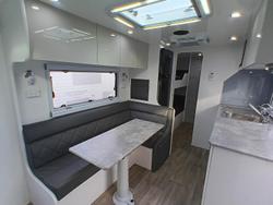 Red Centre Kimberley Plus 226 Family VAN 2 X Bunk