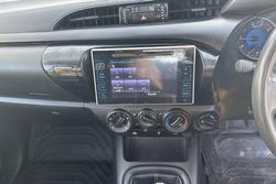 2019 Toyota
Hilux SR
