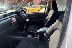 2019 Toyota
Hilux SR