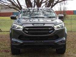 2022 Isuzu
MU-X LS-T