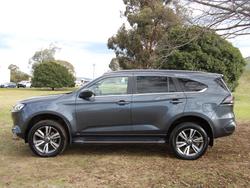 2022 Isuzu
MU-X LS-T