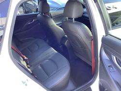 2017 Hyundai
                i30 SR