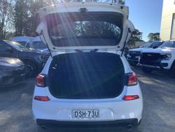 2017 Hyundai
                i30 SR