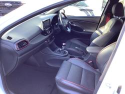 2017 Hyundai
                i30 SR